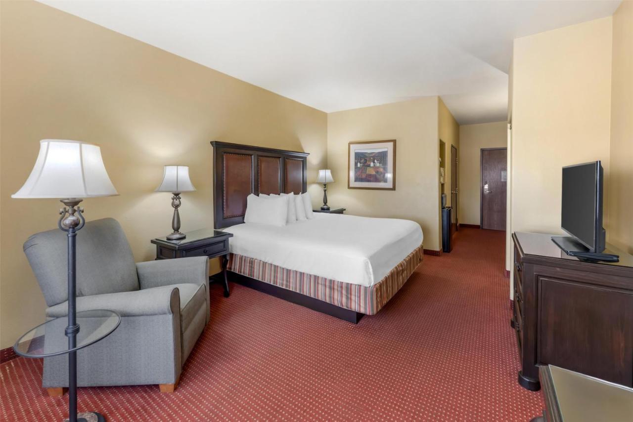 King Room with Bath Tub - Disability Access at Best Western San Isidro Inn