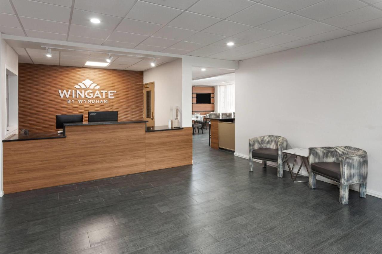 | Executive inn