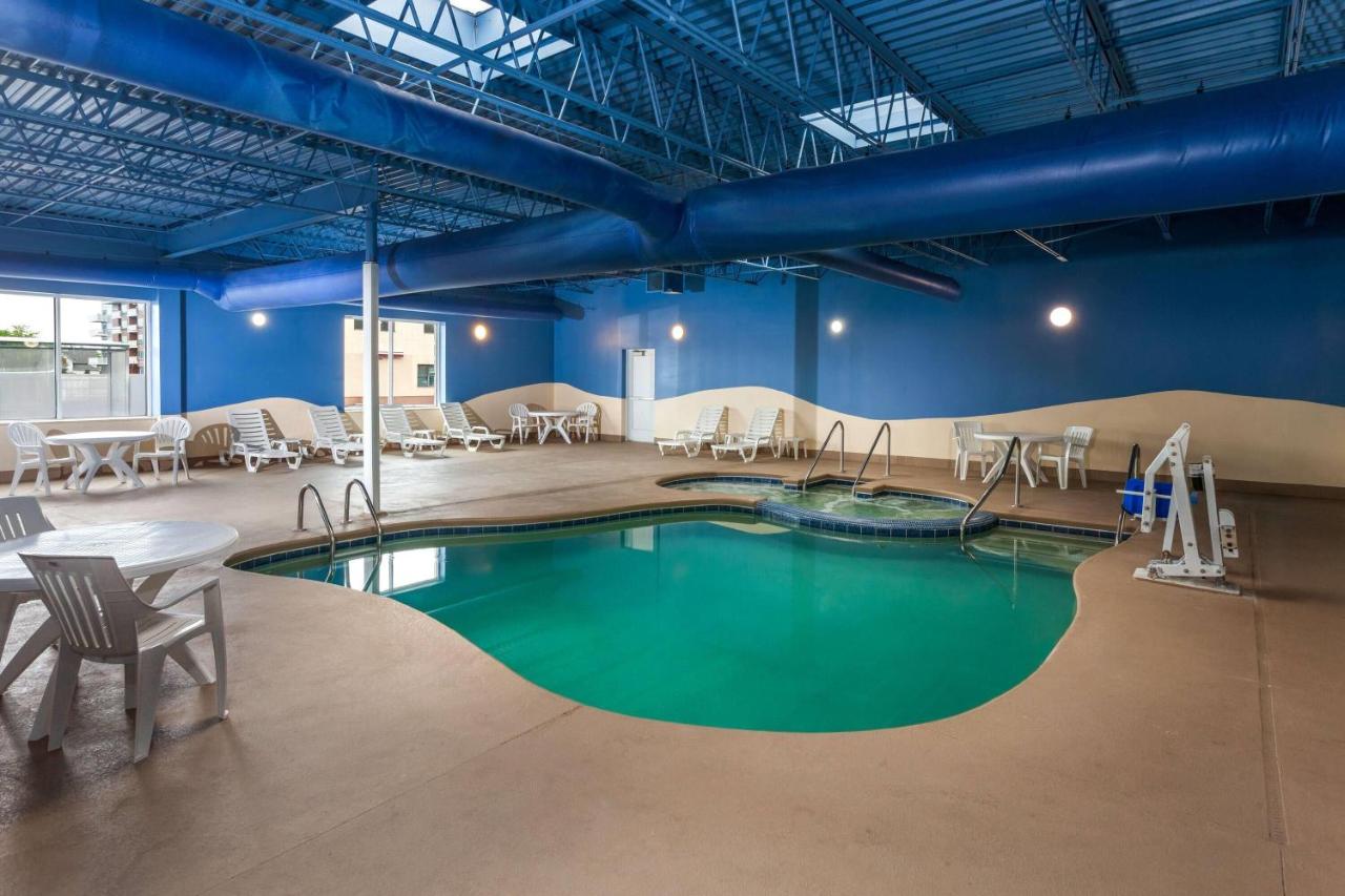 | Executive inn