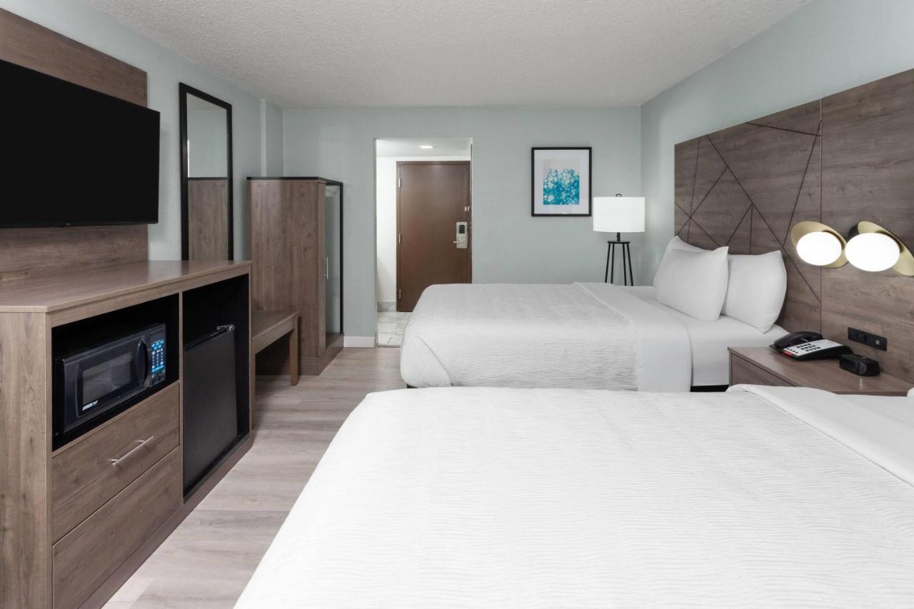 | Executive inn