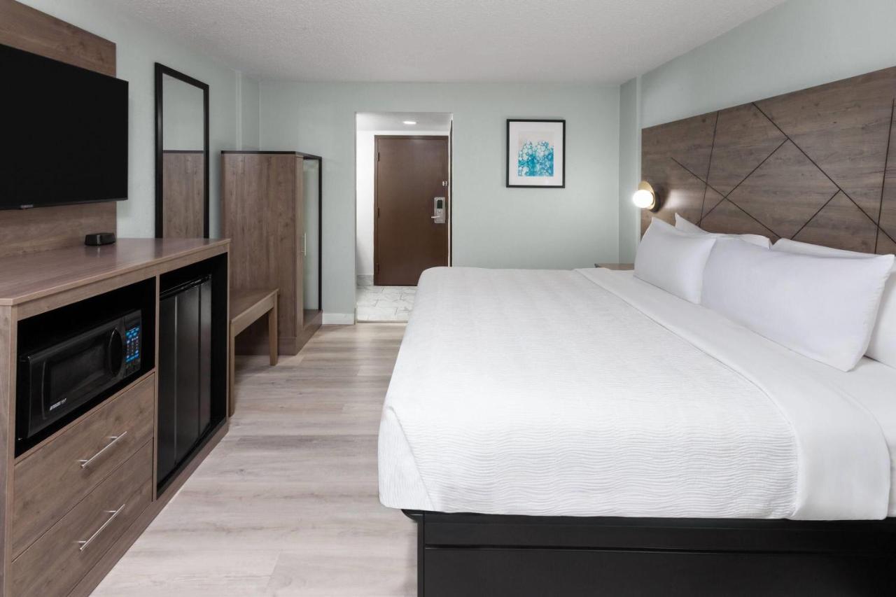  | Executive inn