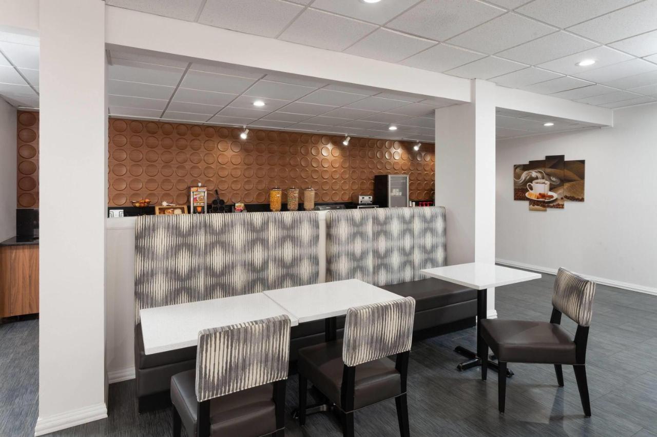 | Executive inn