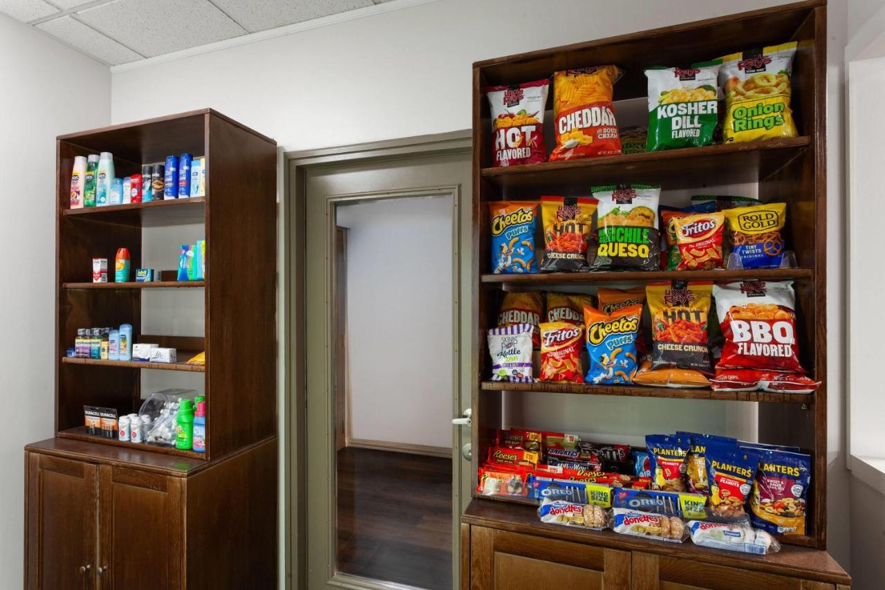 | Executive inn