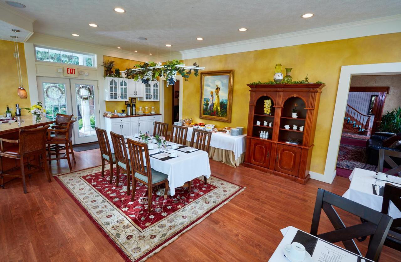 | The Mount Vernon Inn