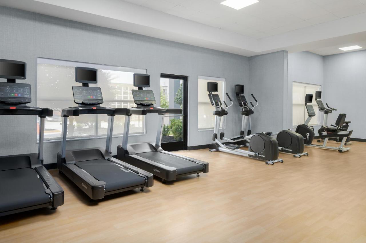 | Best Western Plus Hotel & Suites Airport South