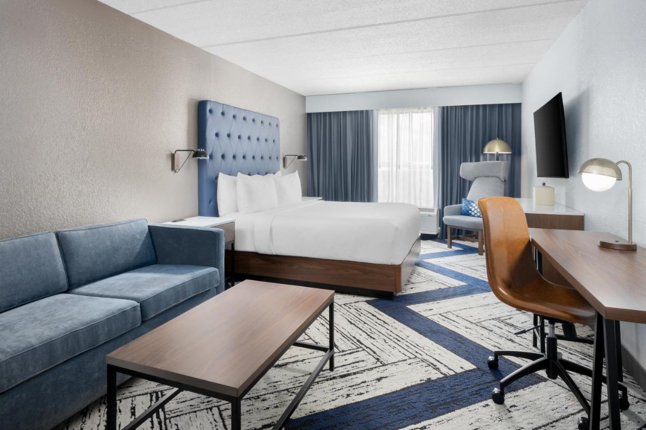 | Best Western Plus Hotel & Suites Airport South