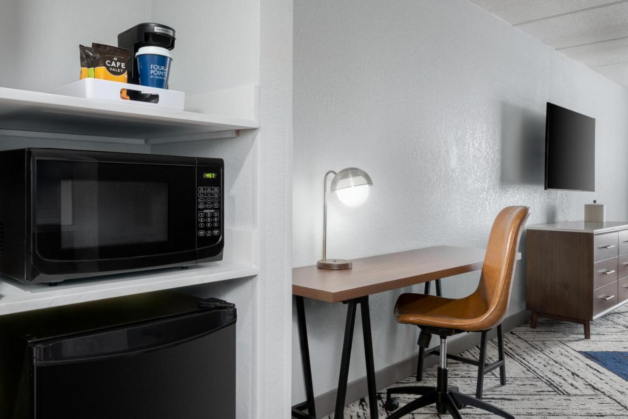 | Best Western Plus Hotel & Suites Airport South