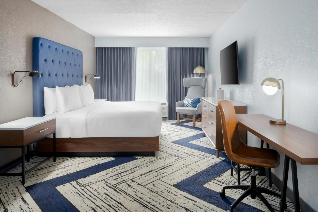 | Best Western Plus Hotel & Suites Airport South