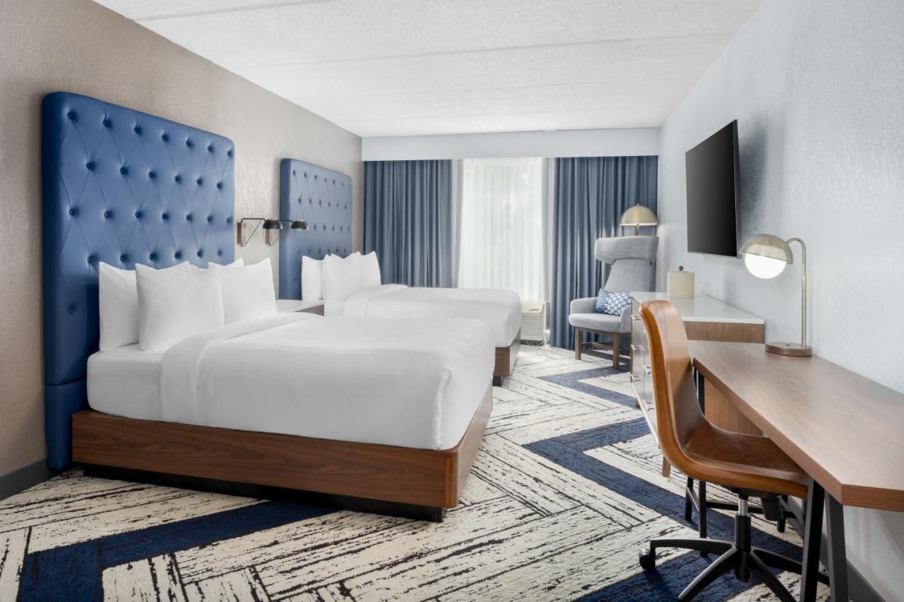 | Best Western Plus Hotel & Suites Airport South