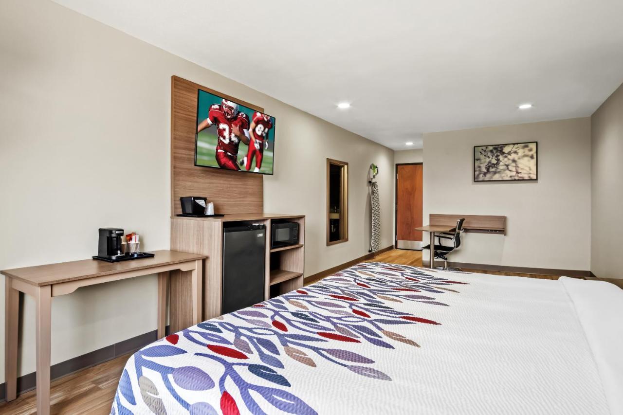 | Regency Inn & Suites DFW