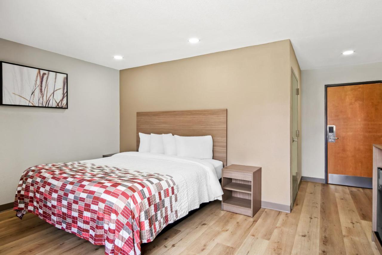 | Regency Inn & Suites DFW