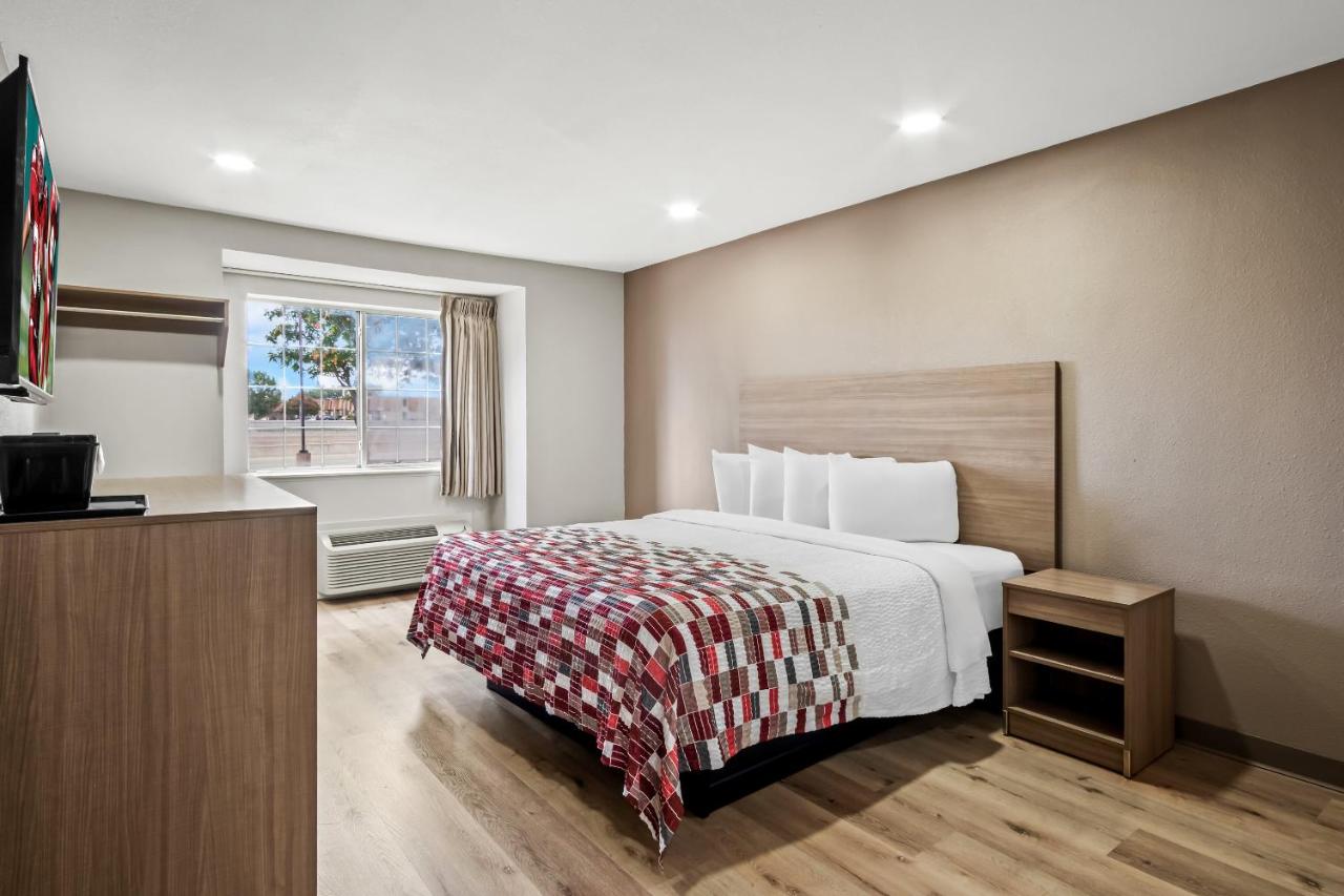 | Regency Inn & Suites DFW
