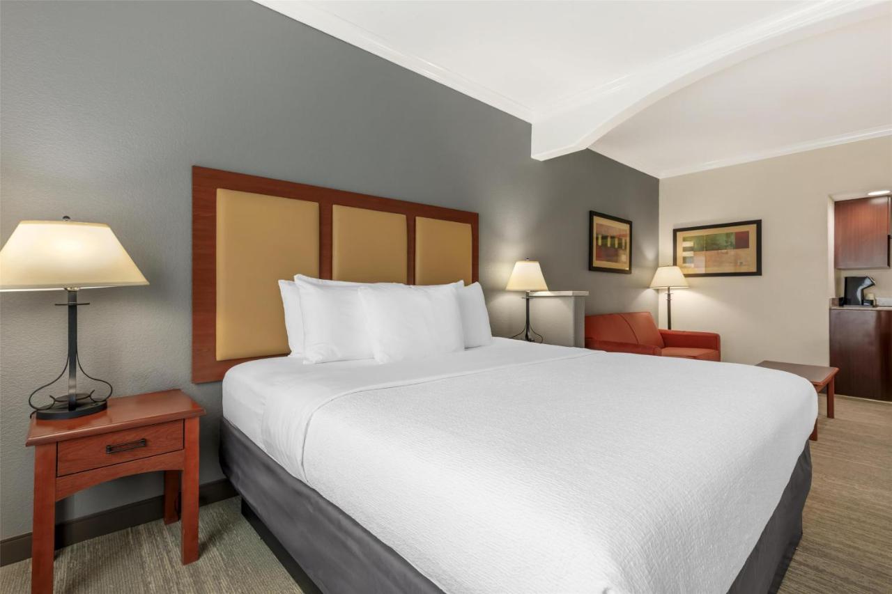King Room - Non-Smoking at Best Western Plus Waxahachie Inn & Suites