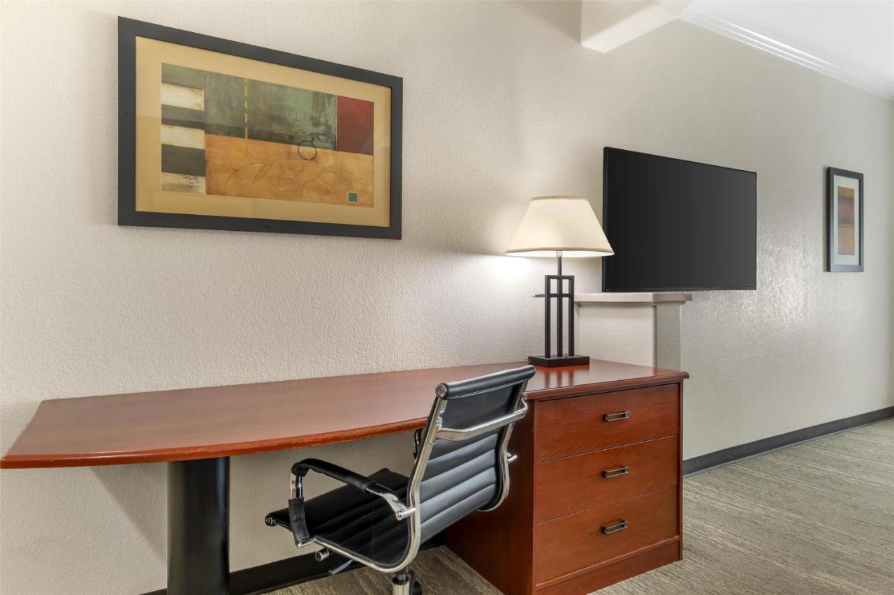  | Best Western Plus Waxahachie Inn & Suites