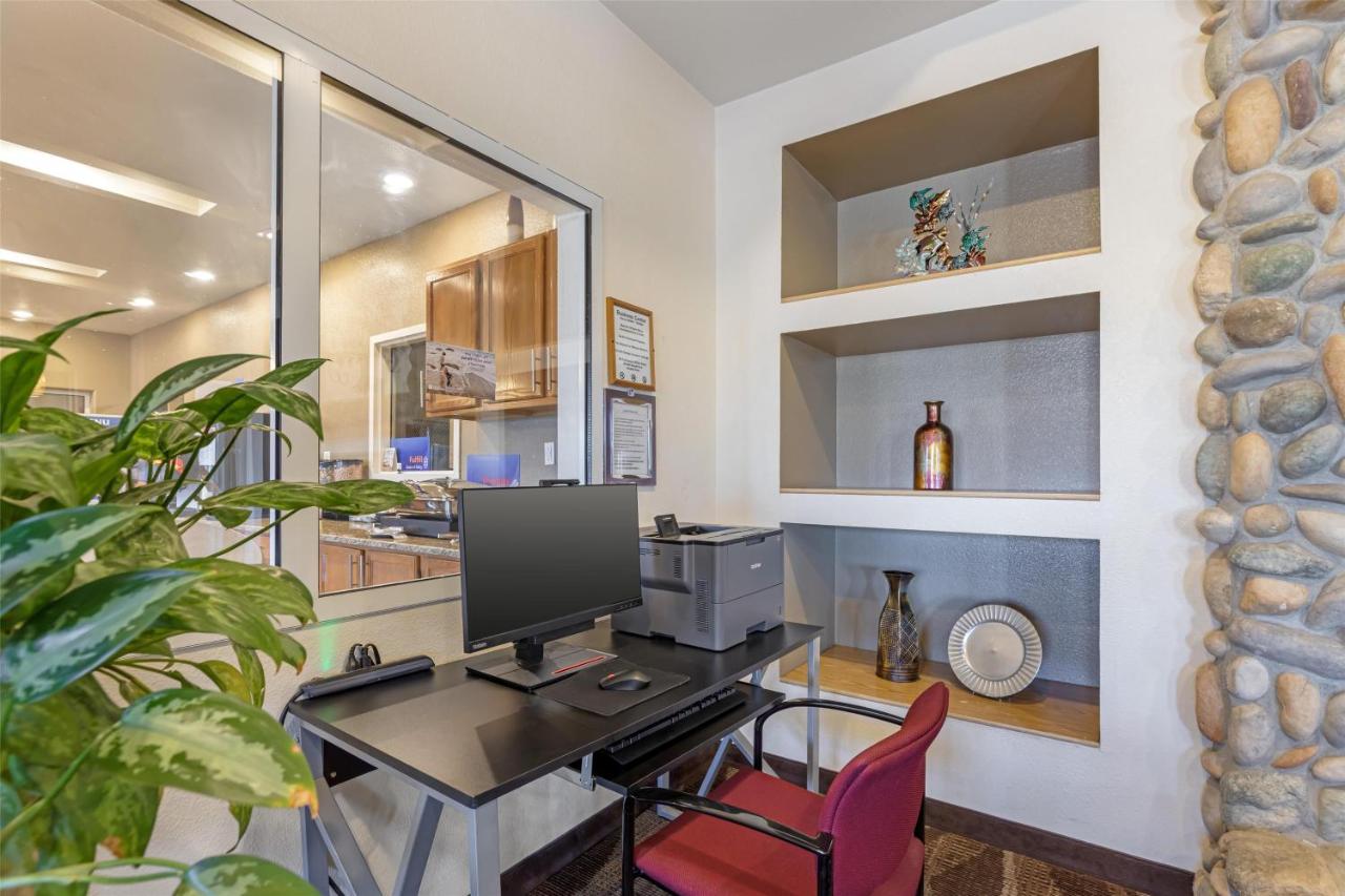  | Best Western Firestone Inn & Suites