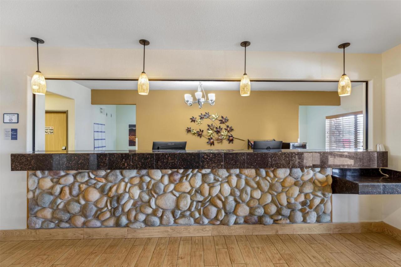  | Best Western Firestone Inn & Suites