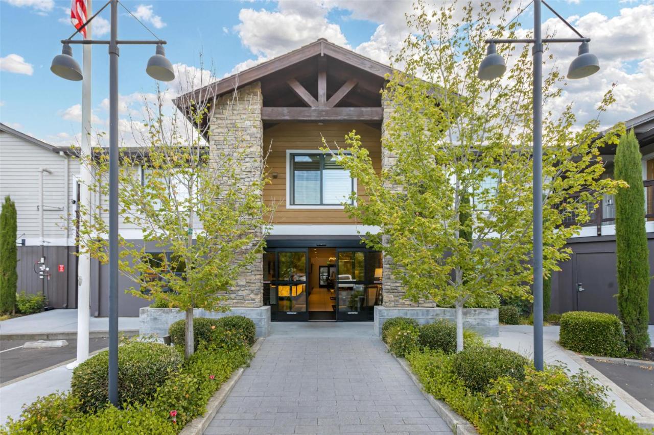 | Best Western Plus Stevenson Manor