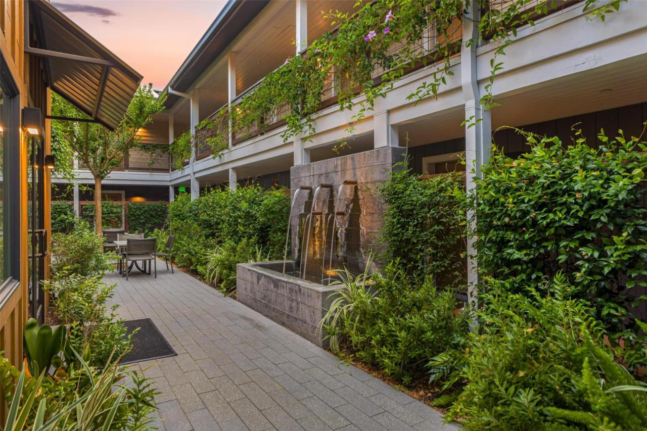 | Best Western Plus Stevenson Manor