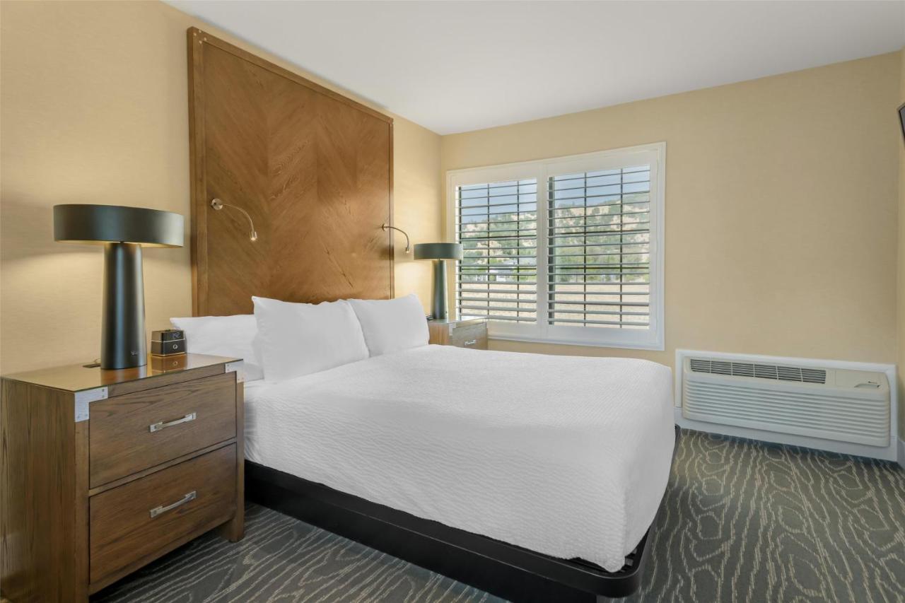 Standard Queen Room at Best Western Plus Stevenson Manor