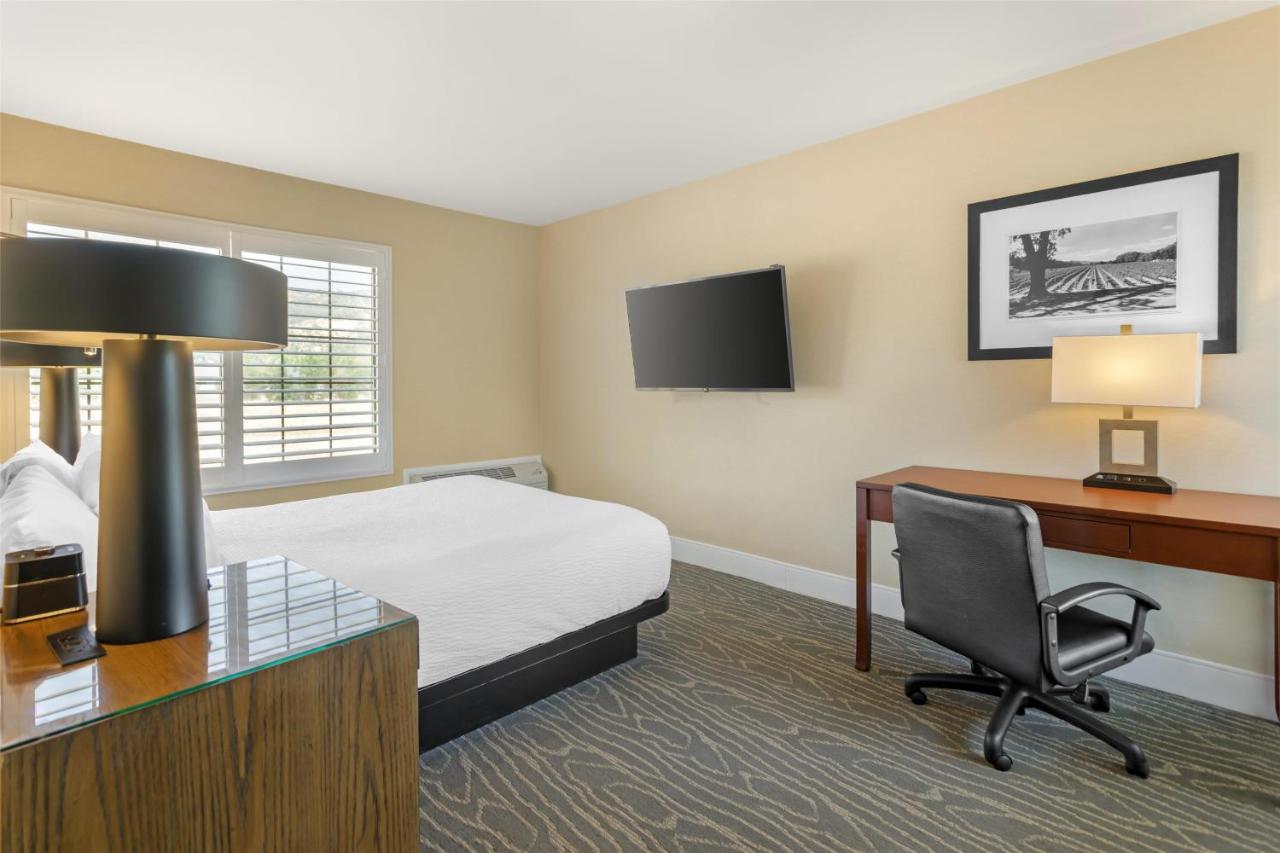 Standard Queen Room at Best Western Plus Stevenson Manor