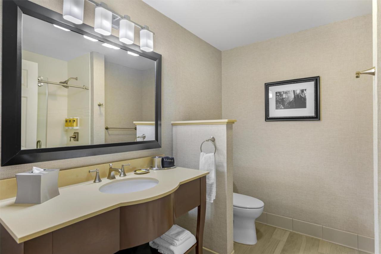 King Suite with Fireplace - Non-Smoking at Best Western Plus Stevenson Manor