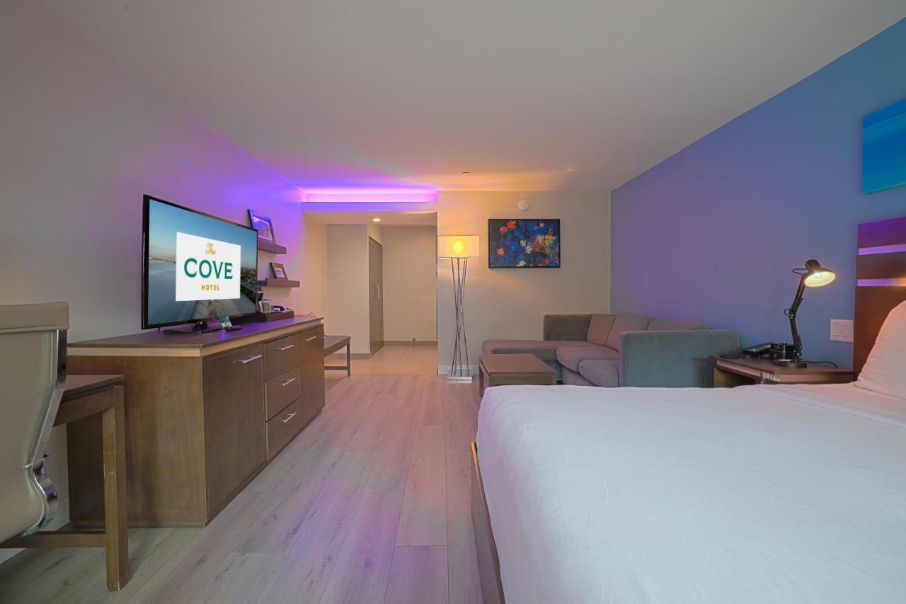 Deluxe Room, 1 King Bed with Sofa Bed, Non-Smoking at The Cove Hotel, Long Beach