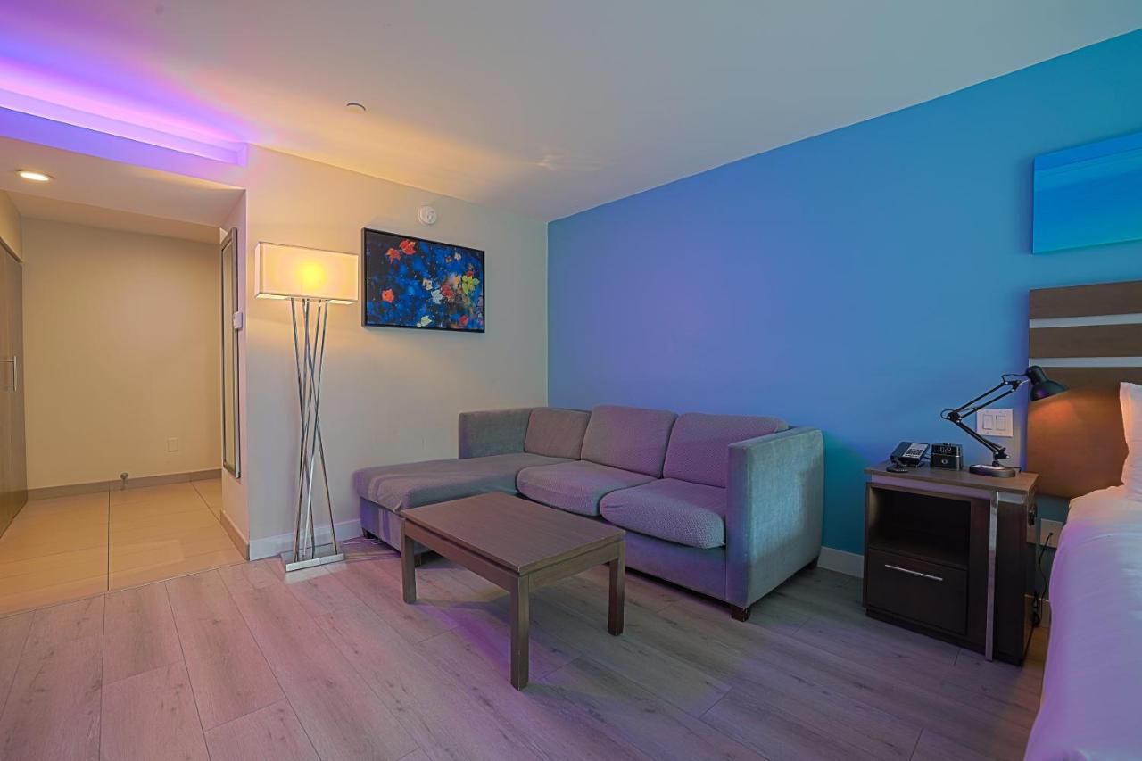 Deluxe Room, 1 King Bed with Sofa Bed, Non-Smoking at The Cove Hotel, Long Beach