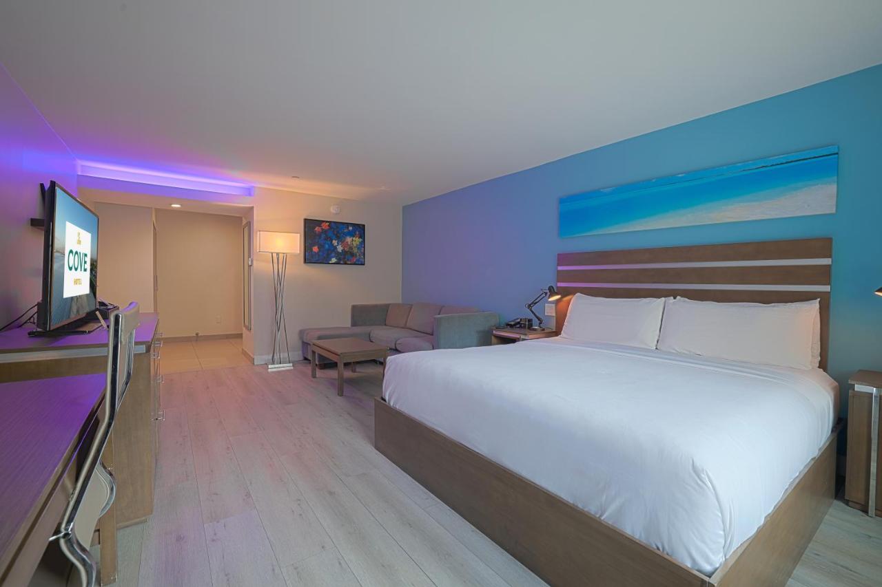 Deluxe Room, 1 King Bed with Sofa Bed, Non-Smoking at The Cove Hotel, Long Beach