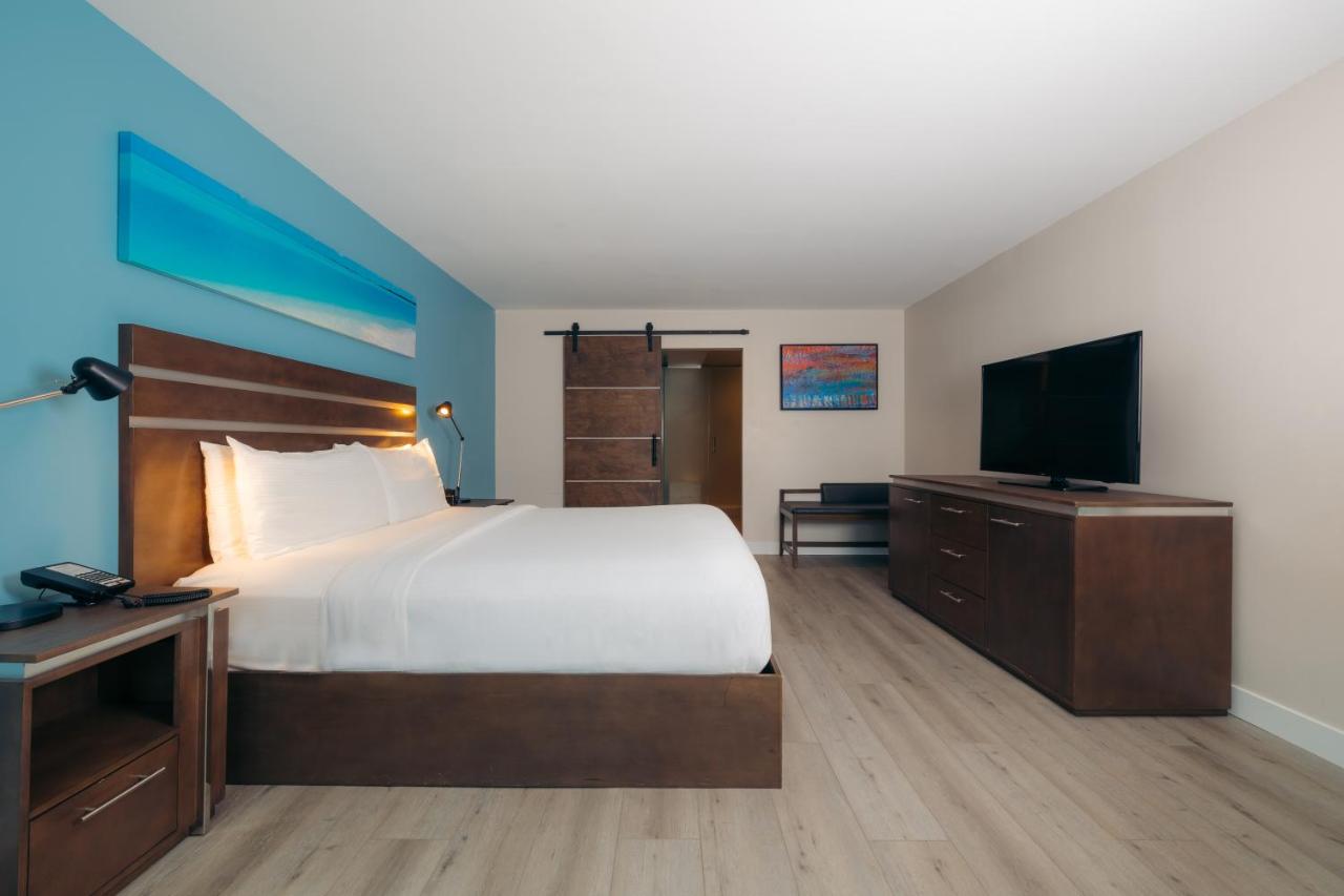Suite, 1 King Bed, Soaking Tub, Non-Smoking at The Cove Hotel, Long Beach