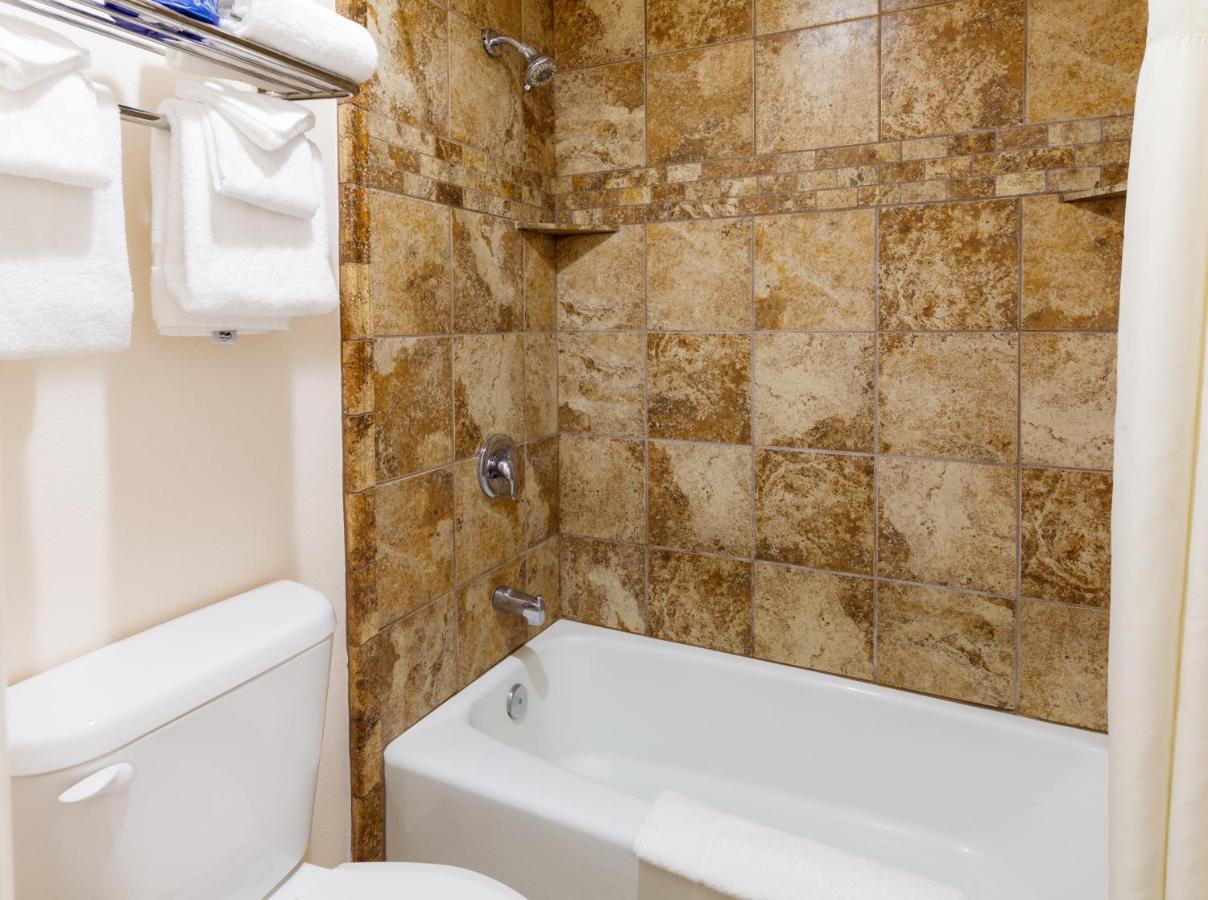 Studio Suite with Two Queen Beds at 49'er Inn & Suites