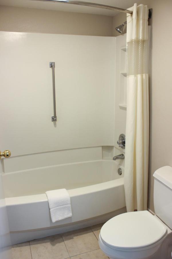 Queen Room at Best Western Kent Narrows Inn