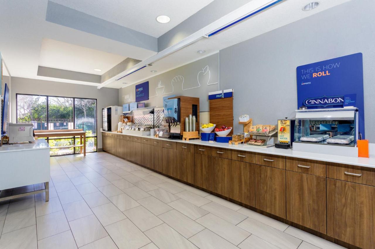 | Holiday Inn Express Hotel & Suites Ocoee East, an IHG Hotel