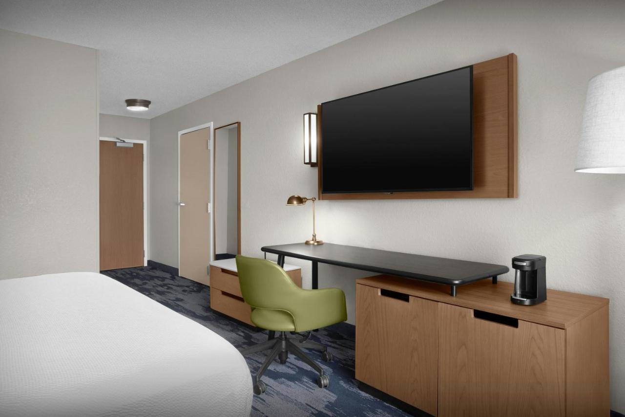 King Room at Fairfield Inn & Suites by Marriott Sarasota Lakewood Ranch