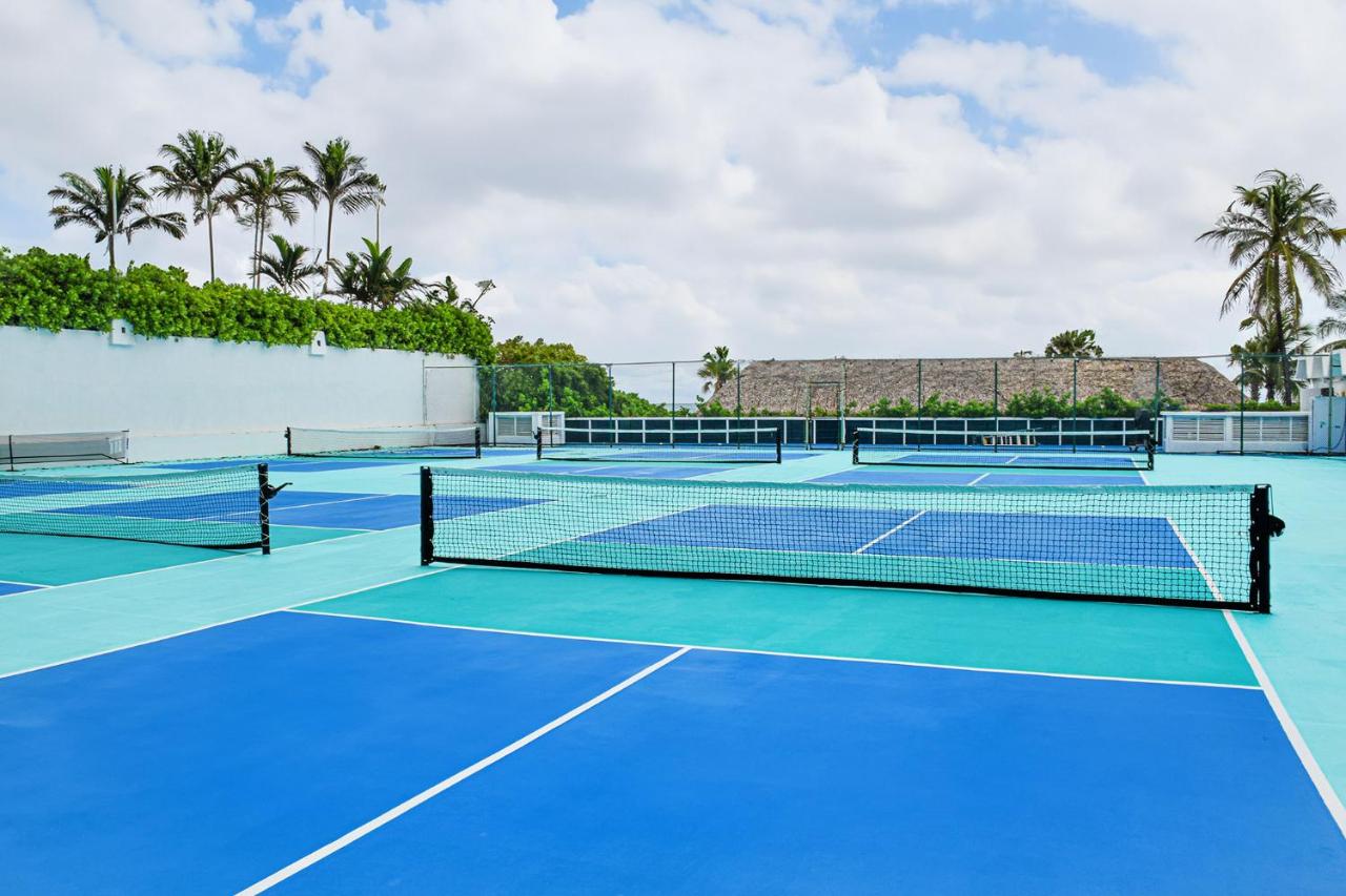 | Seacoast Suites on Miami Beach