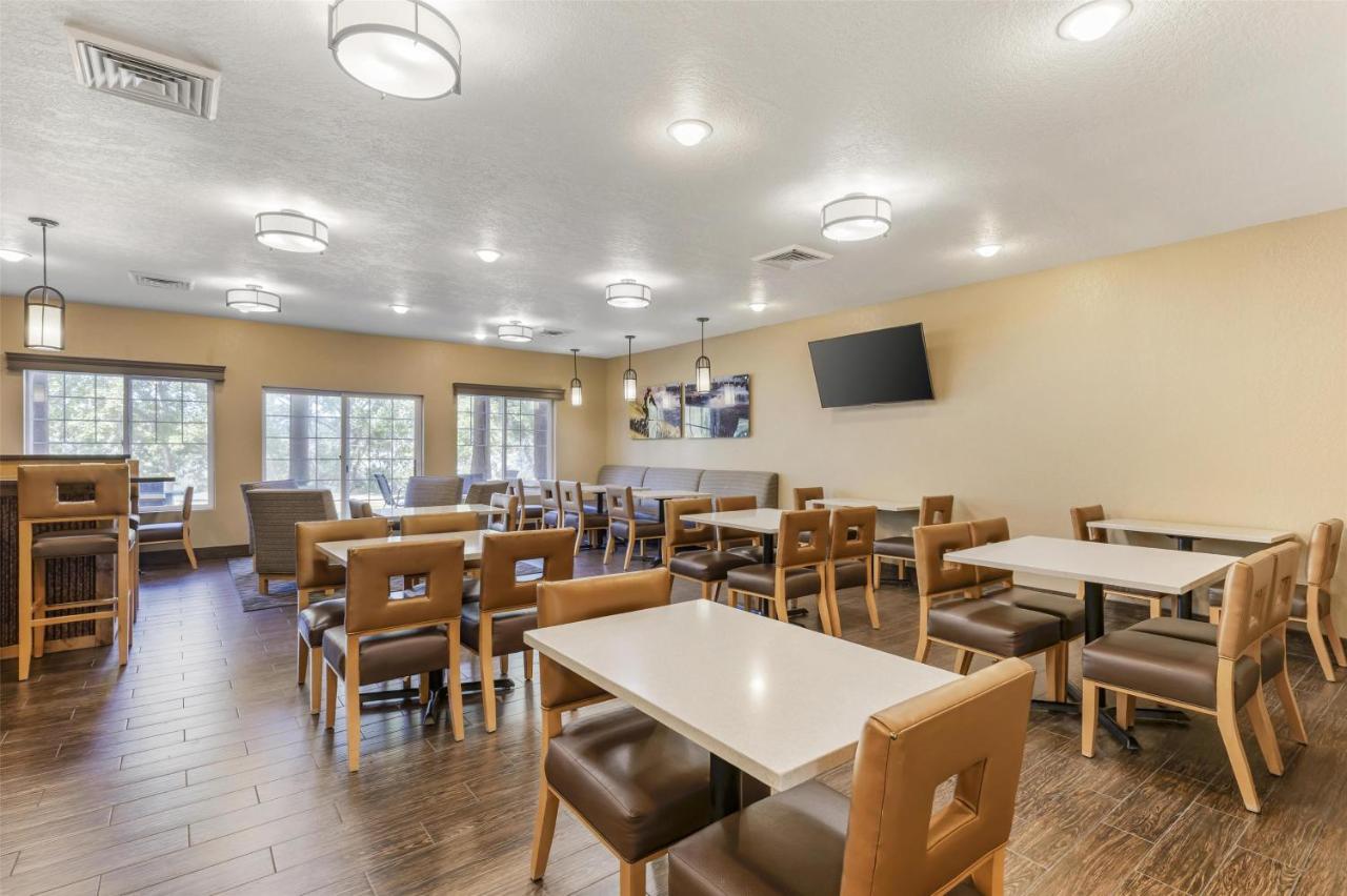  | Best Western Plus Riverfront Hotel and Suites
