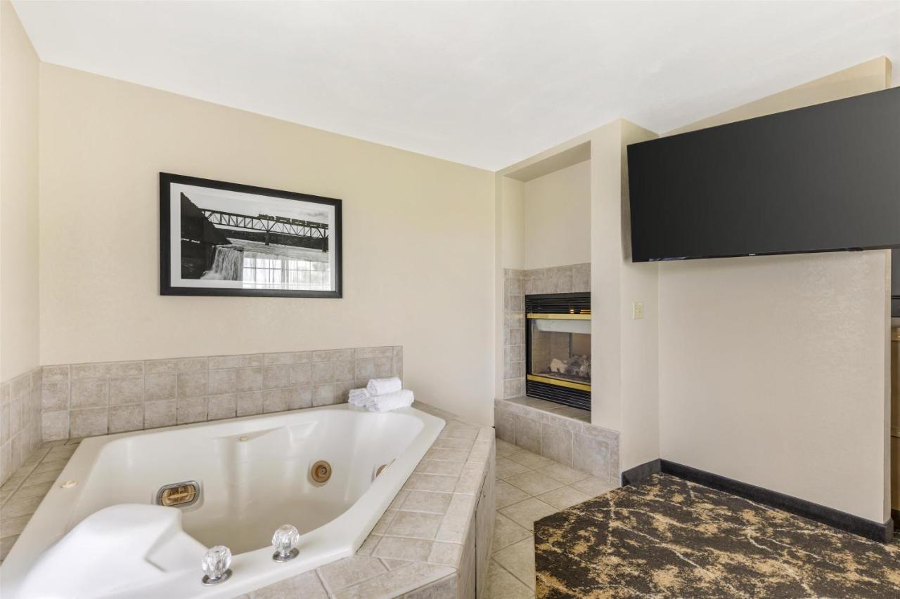 | Best Western Plus Riverfront Hotel and Suites