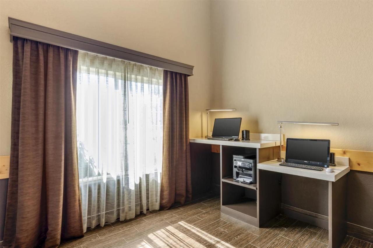  | Best Western Plus Riverfront Hotel and Suites