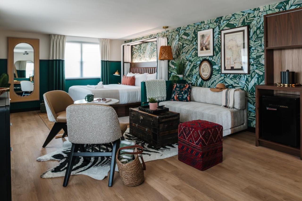| The Tidewater Inn - Cape Cod