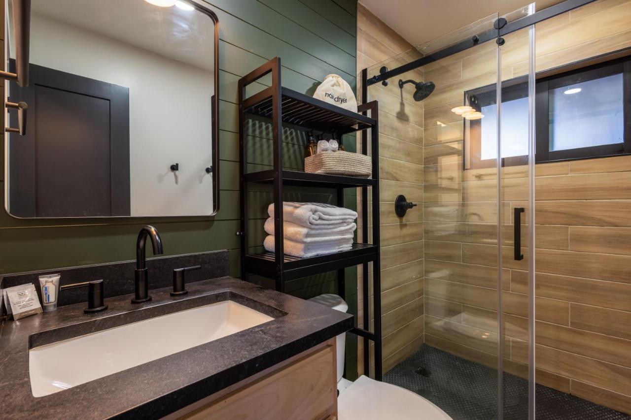 | TimberLodge Inn