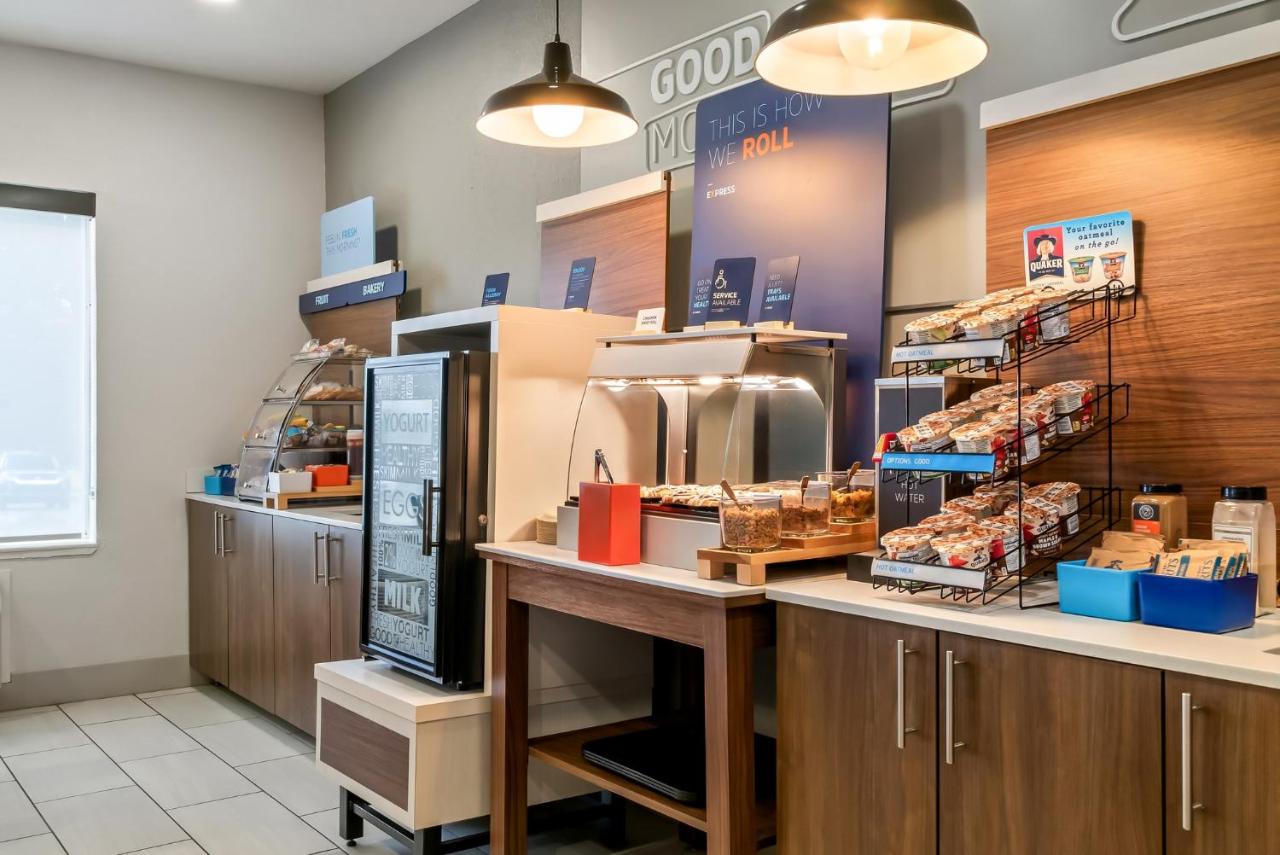  | Holiday Inn Express Lapeer, an IHG Hotel