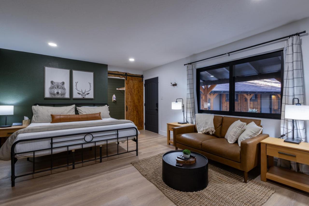 | TimberLodge Inn