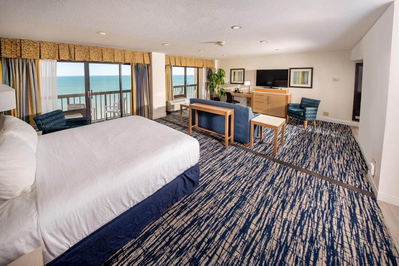 Oceanfront Junior Executive Studio Suite 1 King Bed and Sofabed at Wyndham Virginia Beach Oceanfront