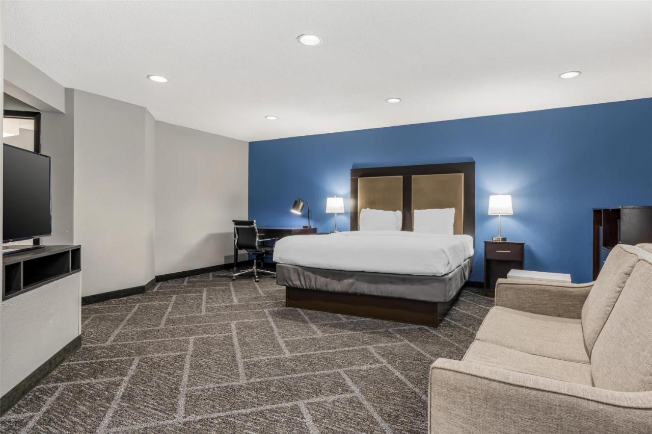 Executive King Room with Fireplace at Best Western Rochester Hotel Mayo Clinic Area/St. Mary's