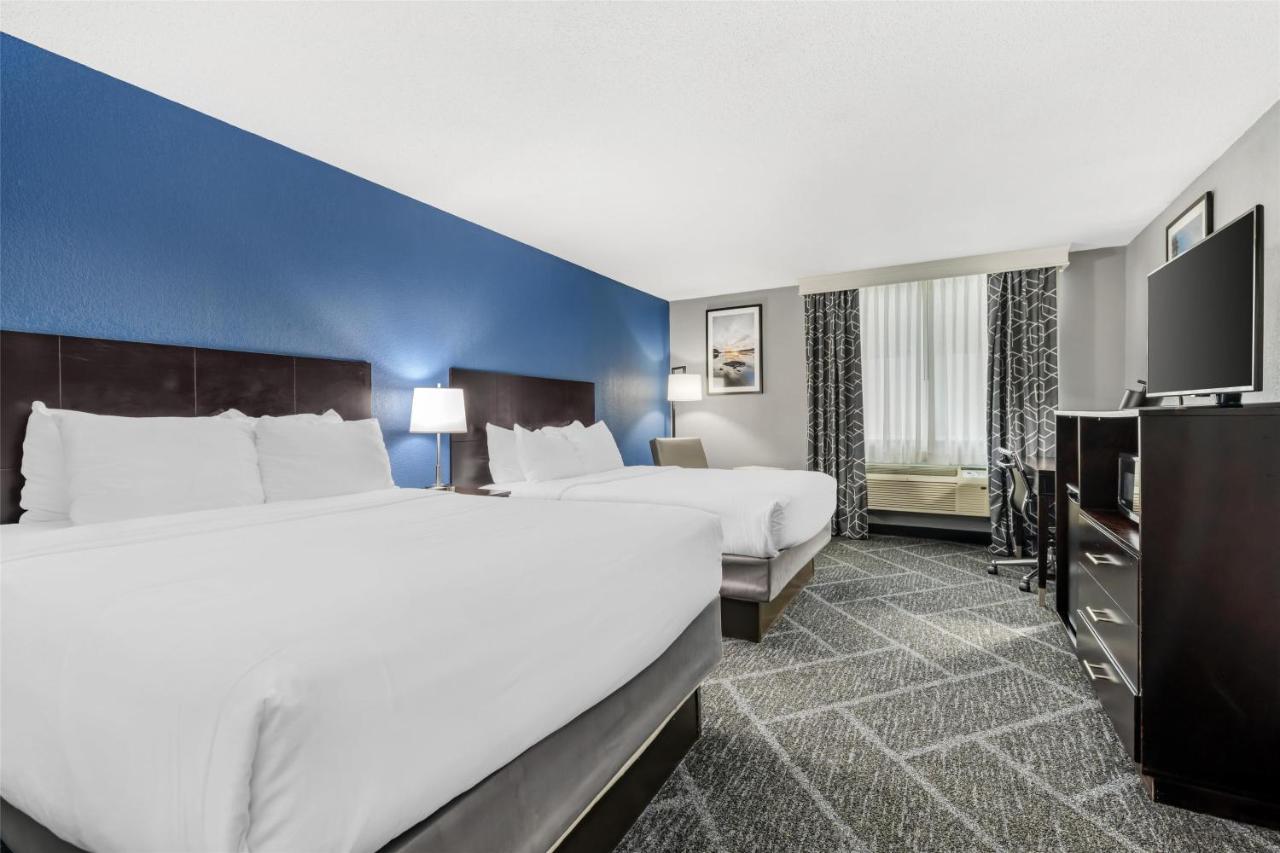 Queen Room with Two Queen Beds and Word Desk - Pool Side at Best Western Rochester Hotel Mayo Clinic Area/St. Mary's