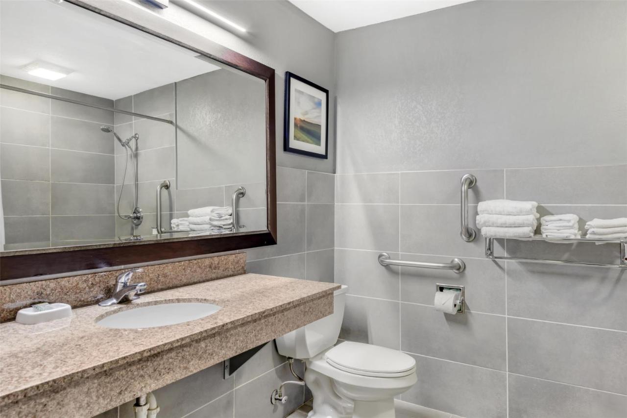 Queen Room with Two Queen Beds and Mobility Accessible Roll-In Shower at Best Western Rochester Hotel Mayo Clinic Area/St. Mary's