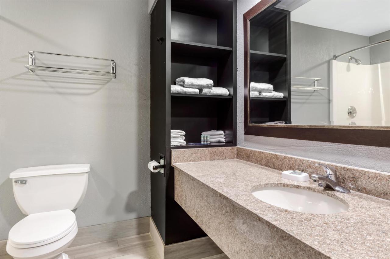 Executive King Room at Best Western Rochester Hotel Mayo Clinic Area/St. Mary's