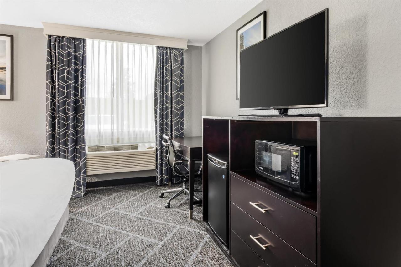 Queen Room with Two Queen Beds and Work Desk at Best Western Rochester Hotel Mayo Clinic Area/St. Mary's