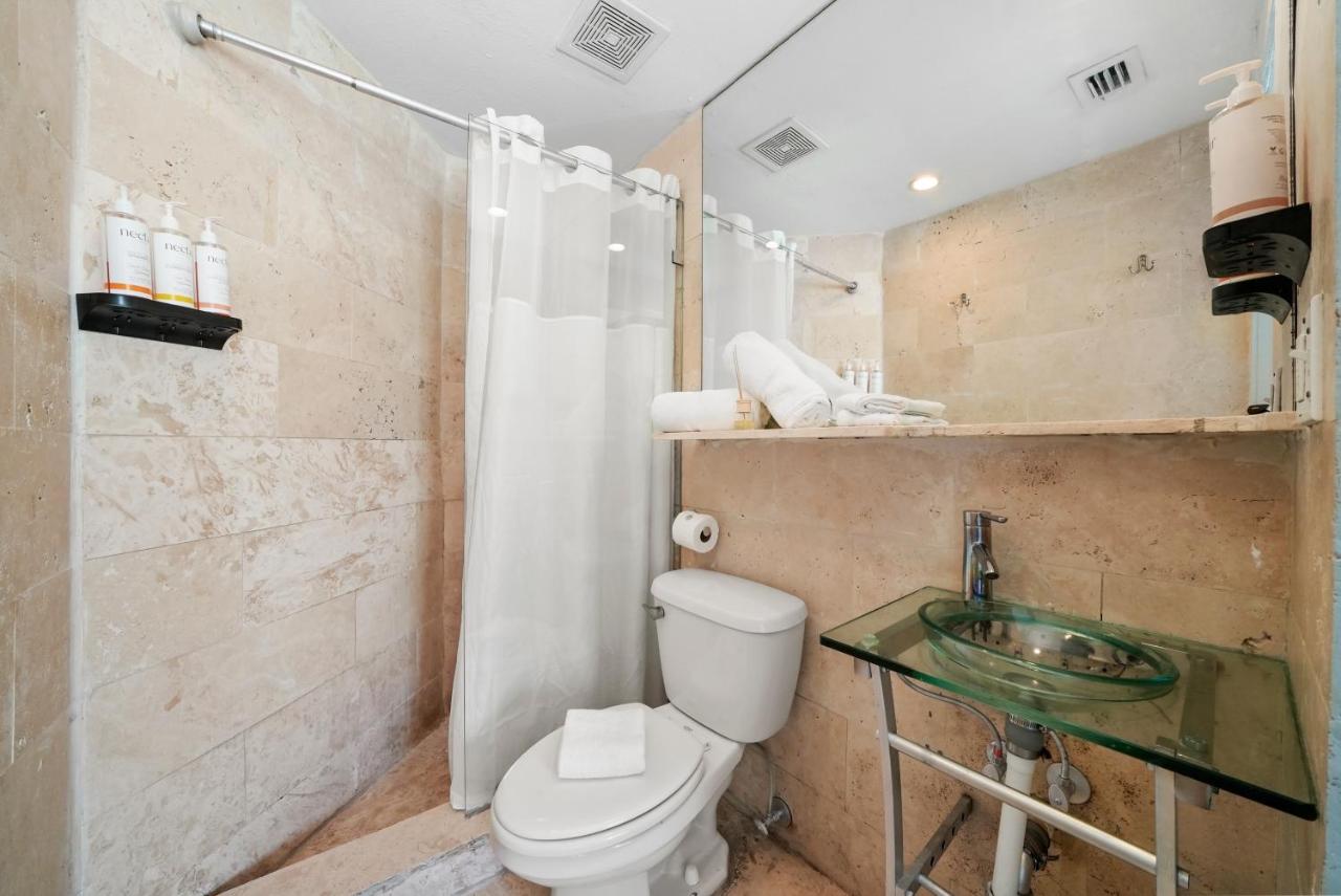 | Whitelaw Hotel