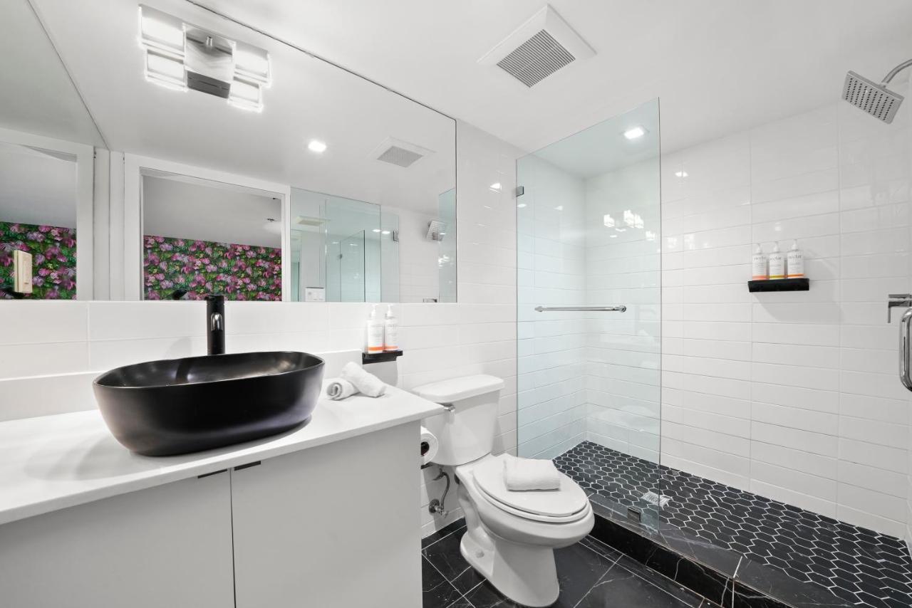 | Whitelaw Hotel