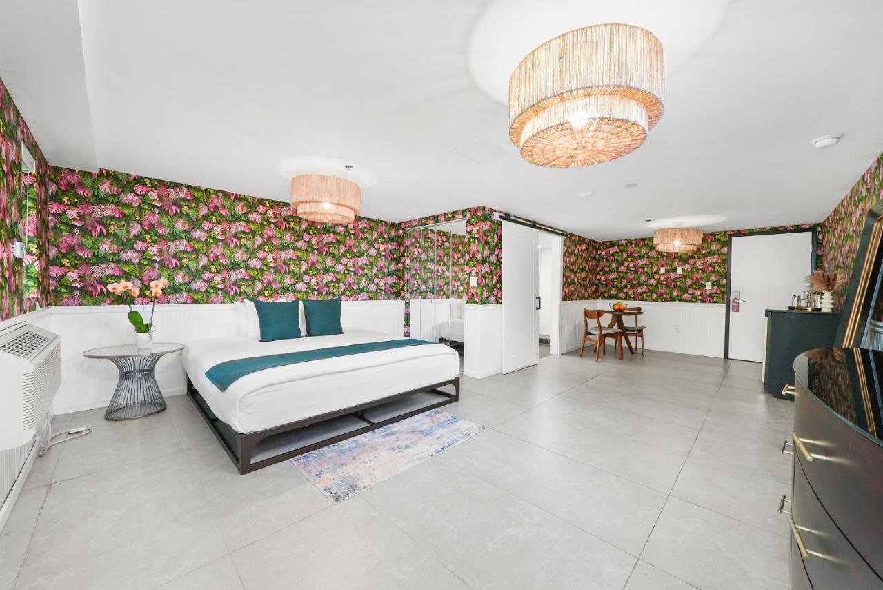 | Whitelaw Hotel